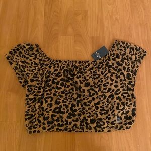 hollister off the shoulder shirt